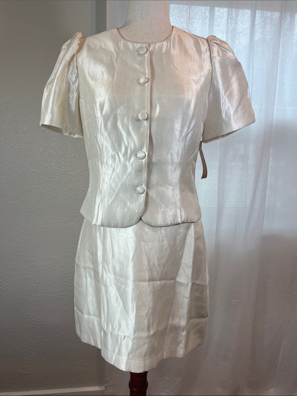 Kourt Ivory Satin Two-Piece Skirt Set with Short Puff Sleeves. Size 6. NWT